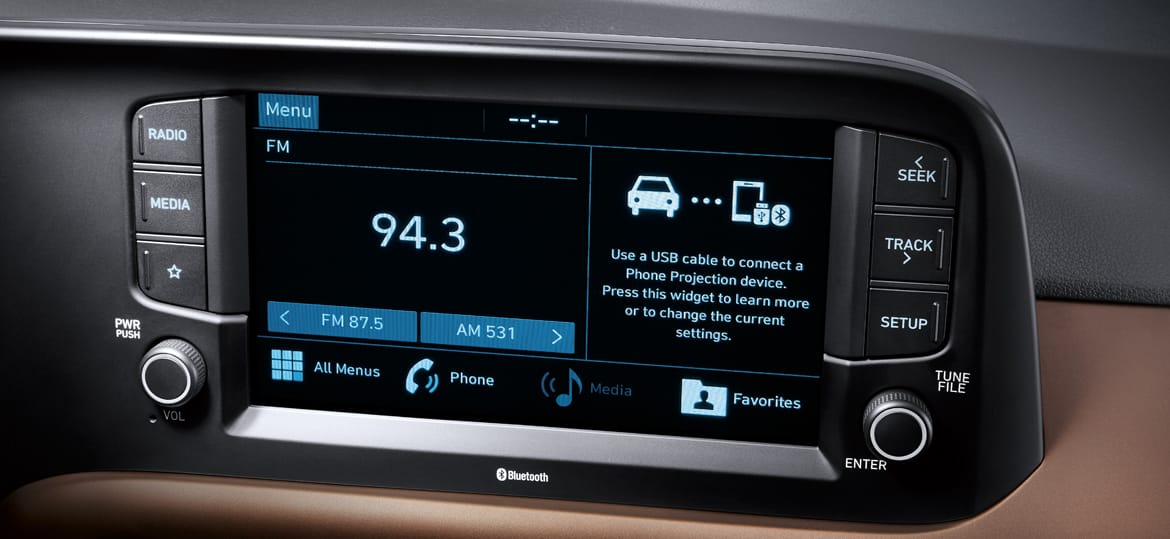 Pantalla touch de 8”, Apple Car Play & Android Auto