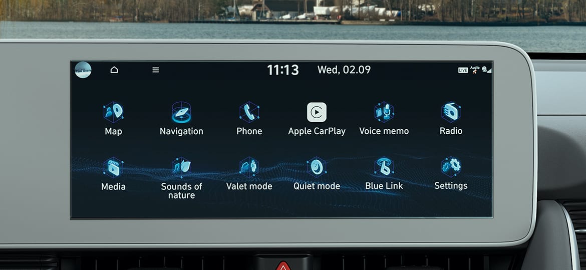 Pantalla táctil de 12.3″ con Apple CarPlay y Android Auto.